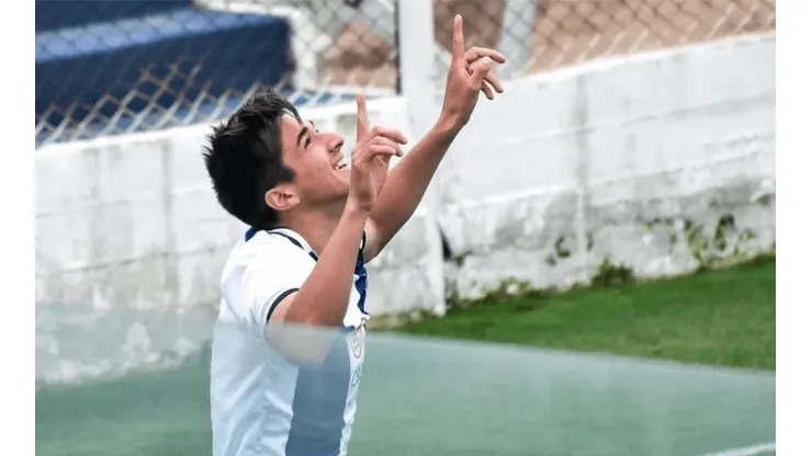 Favio Cabral, goleador histórico del fútbol joven de Talleres de Córdoba, sigue en la mira de Colo Colo.