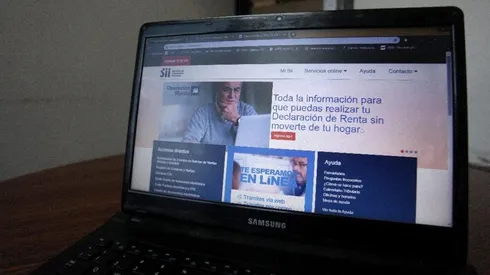 La devolución es aprobada por la Tesorería General de la República.