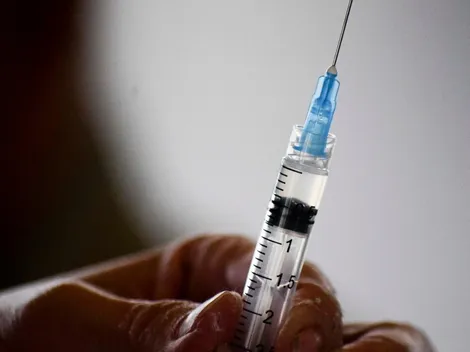 Minsal evaluará utilización de vacuna Astrazeneca