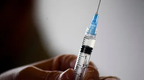 Gobierno pone en duda vacuna Astrazeneca