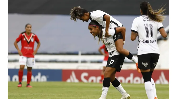 Corinthians celebra su paso a las semis