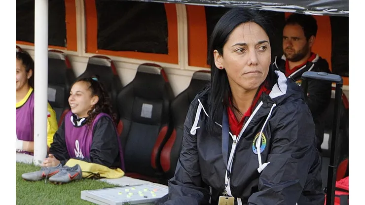 Paula Navarro, DT del Chago femenino, lamenta el poco apoyo de la ANFP al torneo nacional.