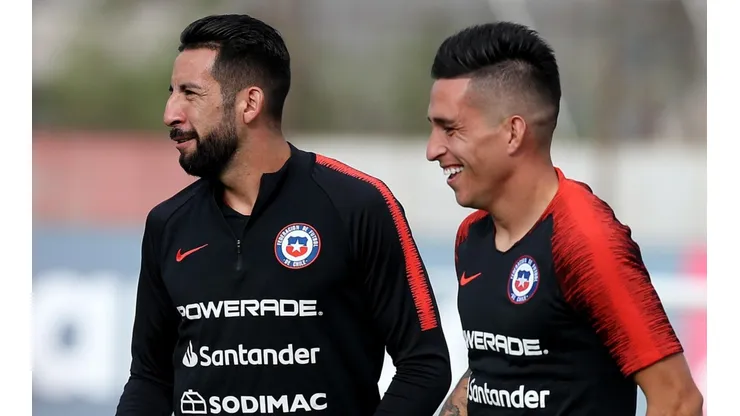 Mauricio Isla llegó a Juan Pinto Durán y se sumó a los trabajos de Martín Lasarte pese a no estar convocado.