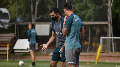 Poyet cumplió la cuarentena y se puso al frente del plantel cruzado.