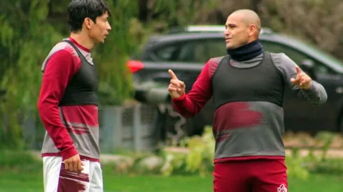 Matías Fernández y Humberto Suazo se reencontraron en una cancha de La Serena y los ojos les brillaron a los hinchas de Colo Colo