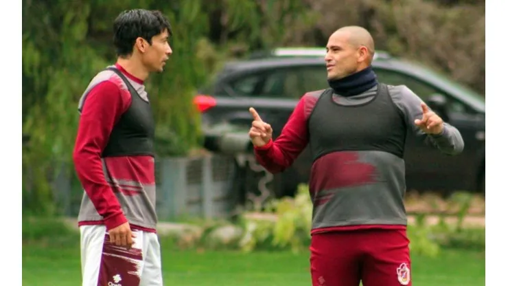 Matías Fernández y Humberto Suazo se reencontraron en una cancha de La Serena y los ojos les brillaron a los hinchas de Colo Colo