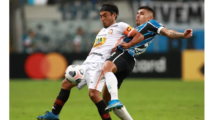 Pinares se ganó los aplausos con gran show en Copa Libertadores