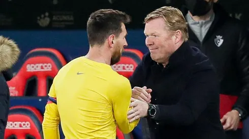 Koeman cree que Messi sigue en el Barcelona pese a la eliminación temprana en Champions League.