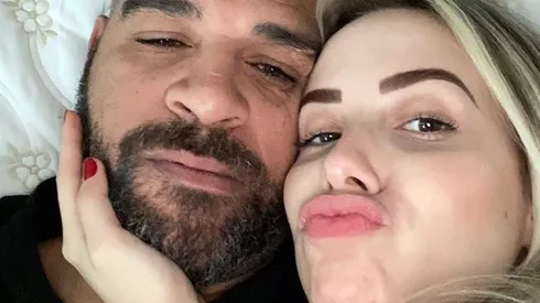 Adriano estuvo en las grandes ligas del fútbol mundial y vive a cuenta de su gran fama internacional