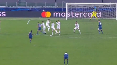 La imperdonable barrera de Juventus en el segundo gol del Porto.