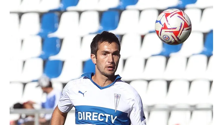 Villanueva reconoce contactos con la U y Colo Colo