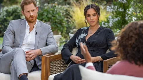 El Príncipe Harry y Meghan Markle frente a frente con Oprah Winfrey, en la polémica entrevista exhibida este domingo en Estados Unidos.