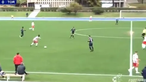 Largie Ramazani en el momento de la ejecución del tiro