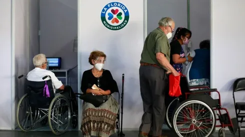El estadio Bicentenario de La Florida ha sido uno de los centros de vacunación que más genye ha inoculado.