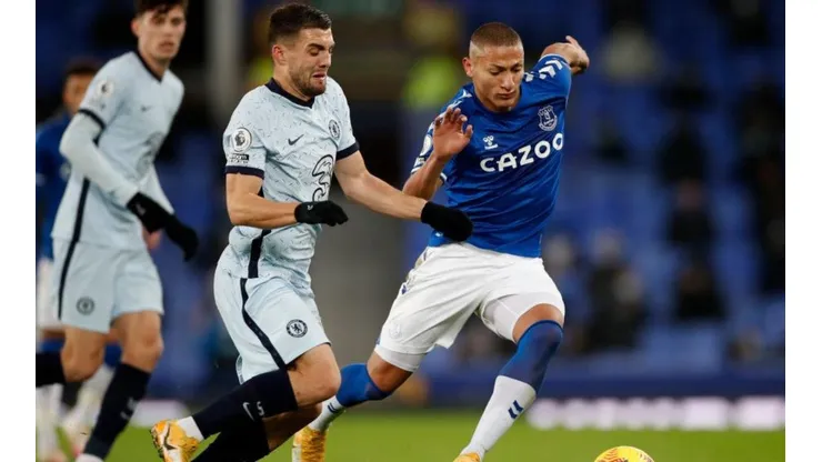 El 4° y 5° de la Premier League juegan un duelo clave por puestos europeos.