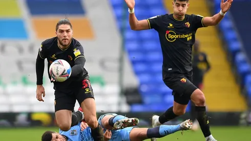 Francisco Sierralta sigue brillando con el Watford.