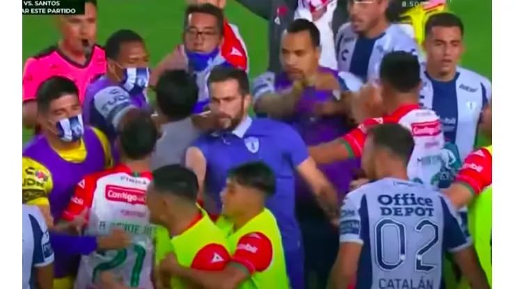 Necaxa y Pachuca se fueron a las manos tras empate
