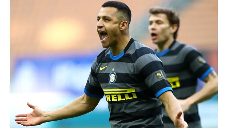 Alexis Sánchez es dupla de ataque con Lukaku en Inter frente al Parma.