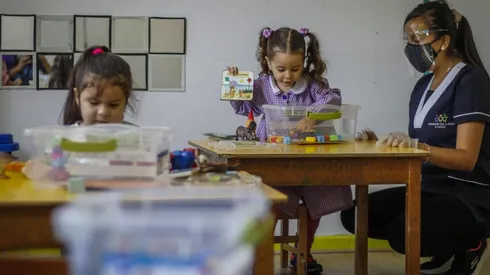 Conoce desde qué fase pueden abrir los colegios