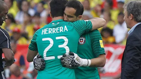 Johnny Herrera asegura que tiene una gran relación con Claudio Bravo