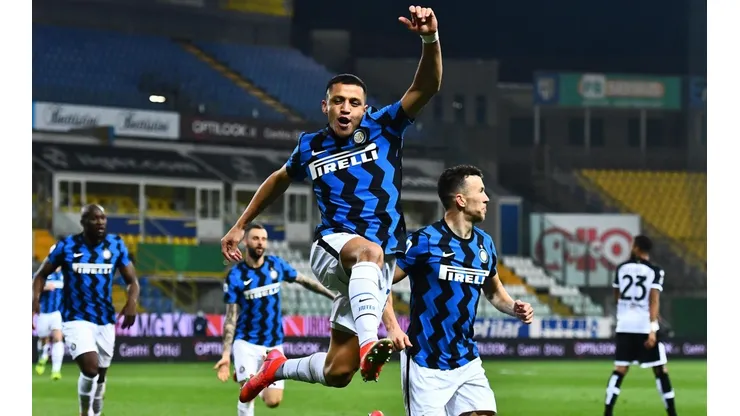 Alexis Sánchez marcó dos goles para el Inter contra Parma.