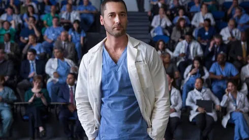 Max sigue en pie para la tercera temporada de "New Amsterdam".