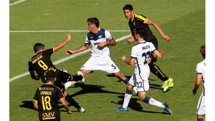 Duelo entre Fernández Vial y Recoleta en la Segunda División
