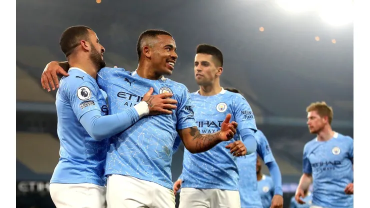 El City arrasa en Inglaterra