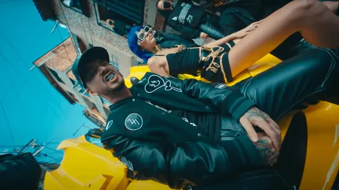 J Balvin en el Barrio Catilla, el lugar que lo vio crecer.