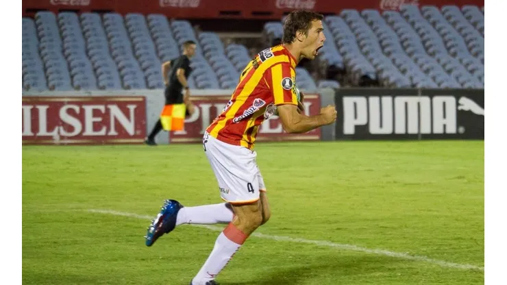El defensor vestirá su primera camiseta en el fútbol chileno.