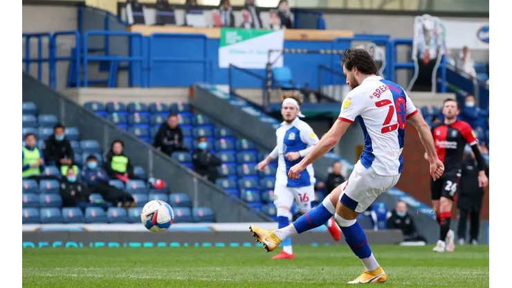 Ben Brereton acumula cinco goles en la temporada.