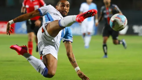 Branco Ampuero será el central que Colo Colo buscaba para reemplazar a Julio Barroso.