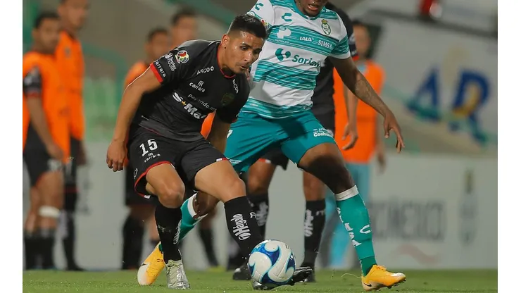 Pavez fue titular y jugó los 90 minutos.