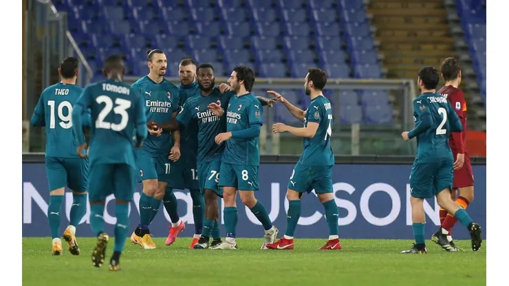 El Milan sigue de cerca al líder Inter