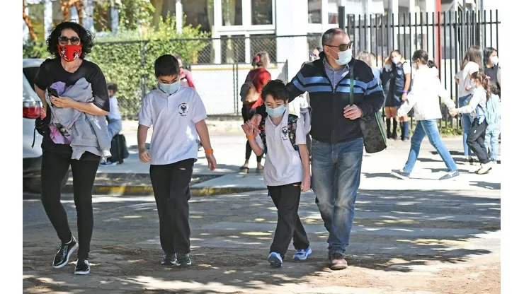 Solo podrán funcionar colegios en fase 2 o superior