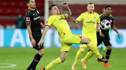 Charles Aránguiz fue titular y recibió una tarjeta amarilla.