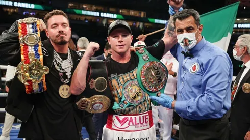 J Balvin acompañó a Canelo Álvarez en su pelea.