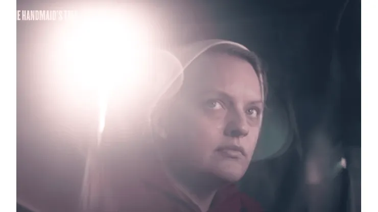 Elizabeth Moss sigue siendo la protagonista principal de "The Handmaid's Tale".