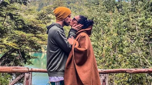 El animador compartió una tierna postal junta su pareja.