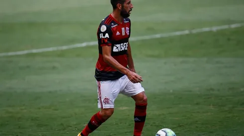 Mauricio Isla elegido en el equipo ideal del Brasileirao