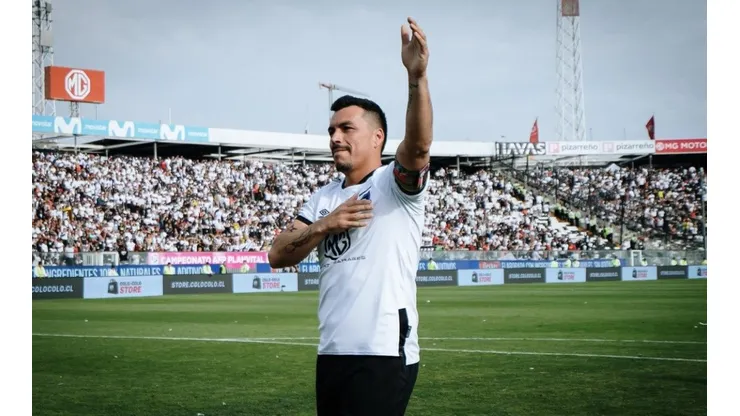Esteban Paredes se fue de Colo Colo y se manifestó por redes sociales.