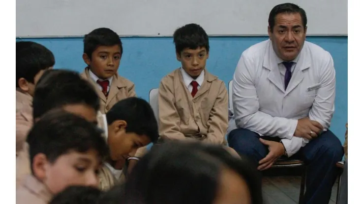Trabajadores de la educación que ejerzan en establecimientos educacionales municipales y particulares subvencionados podrían acceder al beneficio.
