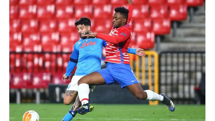 El Napoli debe revertir un 2-0. Tienen la ventaja de ser locales, pero el Granada va por la historia.