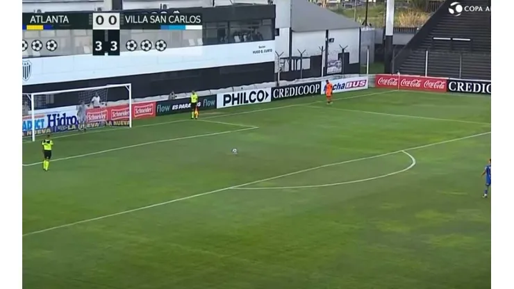 El jugador Gonzalo Coronel ejecutó un curioso penal