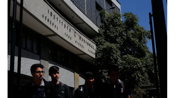El regreso a clases podría ser con jornadas alternadas entre presenciales y online.