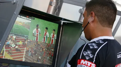 El VAR llegó para quedarse a las canchas del fútbol chileno y su balance en Primera División arroja resultados sorprendentes