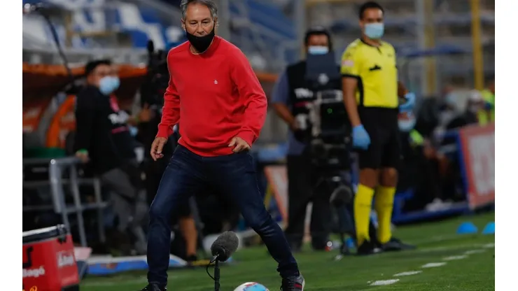 Ariel Holan fue el último en salir de Universidad Católica.