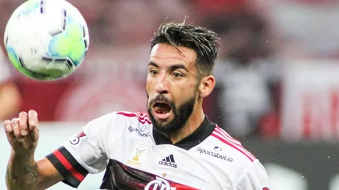 Internacional y Flamengo se ven las caras en un decisivo duelo en el Maracaná.