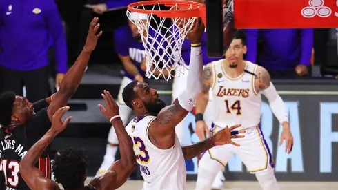 LeBron James anima el partidazo de la jornada