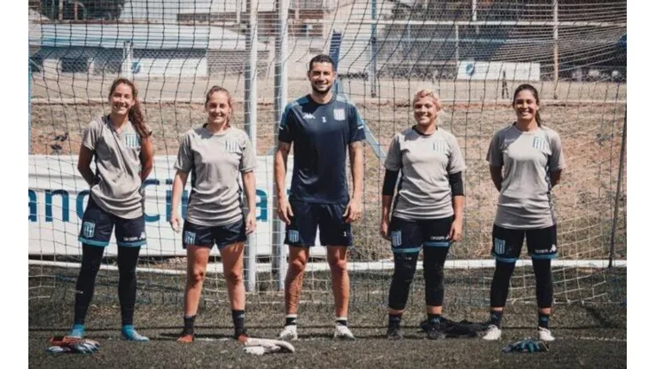 Gabriel Arias saca aplausos por entrenar con las arqueras de Racing Club